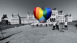 A rainbow heart-shape in front of the Hungarian Parliament